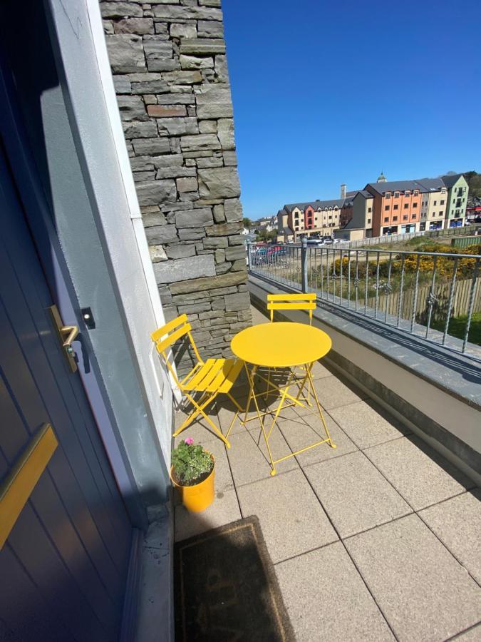 3 Bedroom House Located In Centre Of Carndonagh Exterior foto